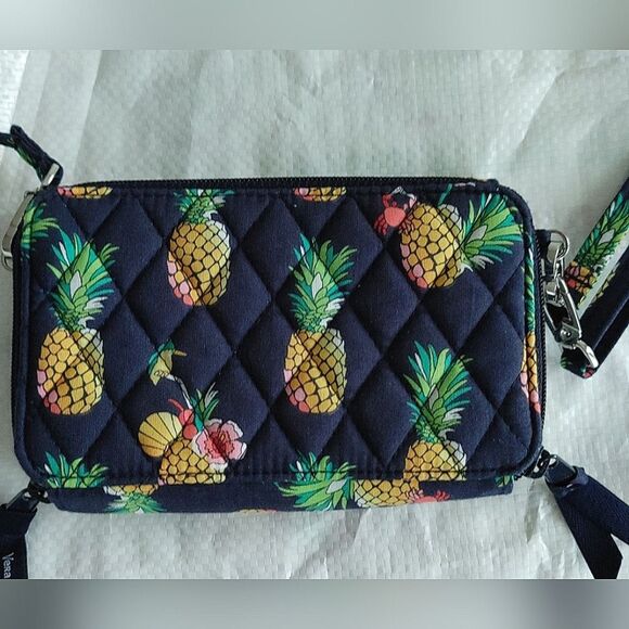 Vera Bradley RFID Wallet Crossbody.Toucan Party (250006-Q60). - Picture 5 of 5